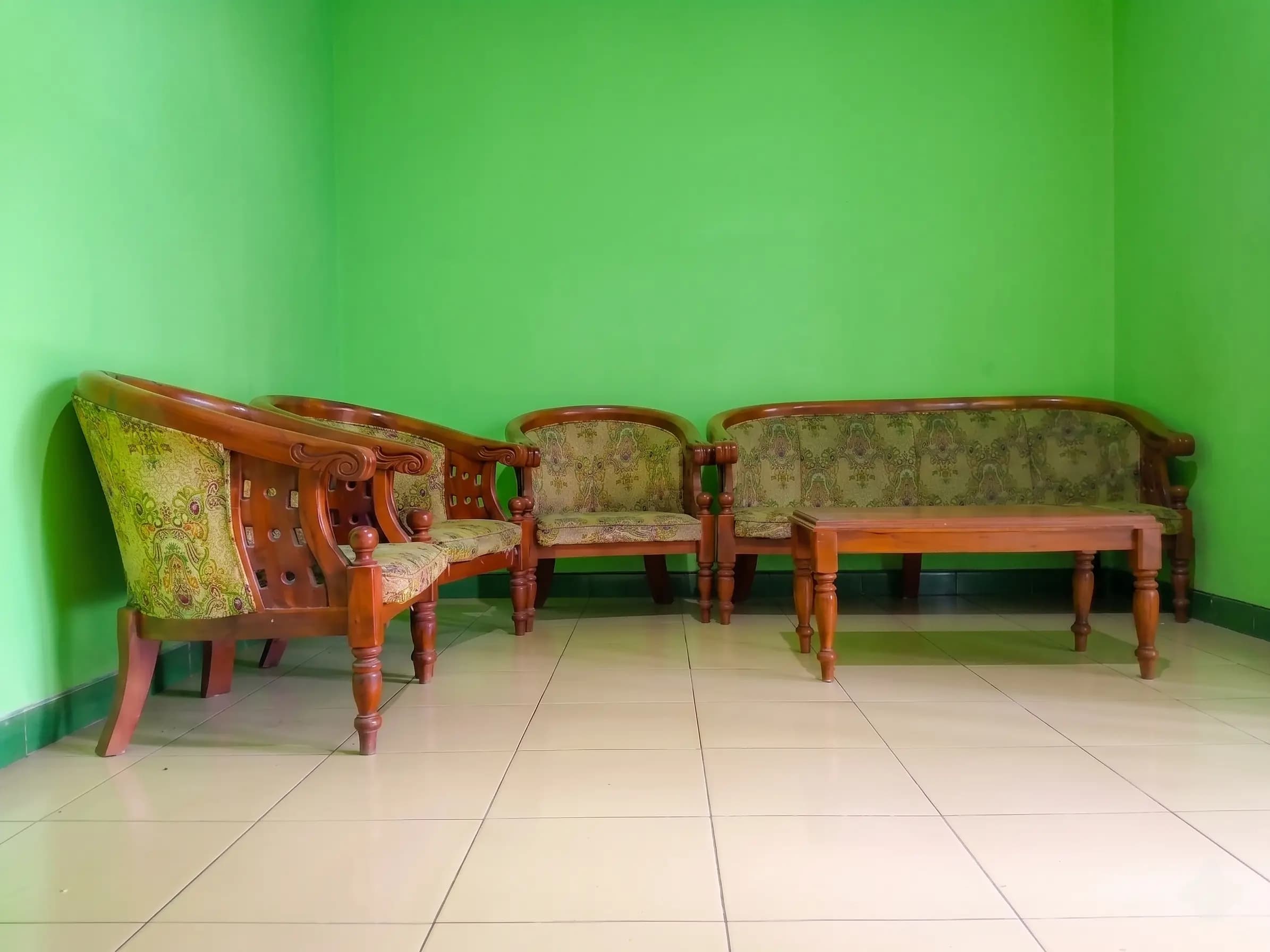 Suasana Ruang Tamu Kost Putri Pintu Surga Solo